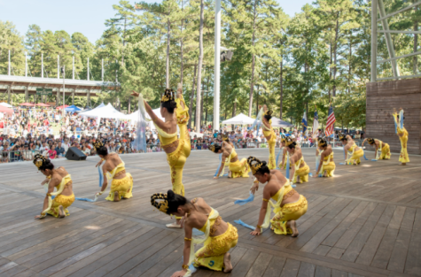 Cultural performances introduced viewers to traditional dances from Asian countries.