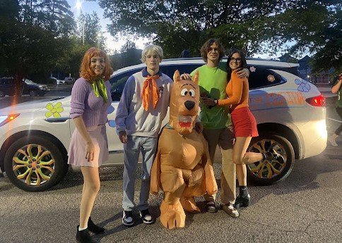 Pictured left to right: Lexie Davila, Ashton Abood, Carrick Winkleman (Scooby), Gray Winfree, Sarah Glitzer