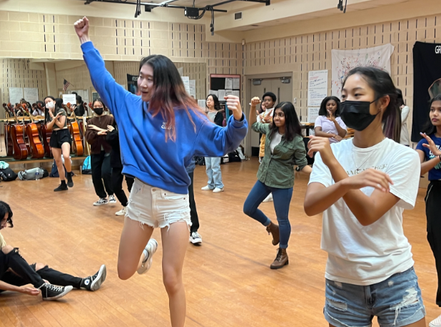 The K-pop Dance Club brings together those interested in Korean culture, music, and dance. 