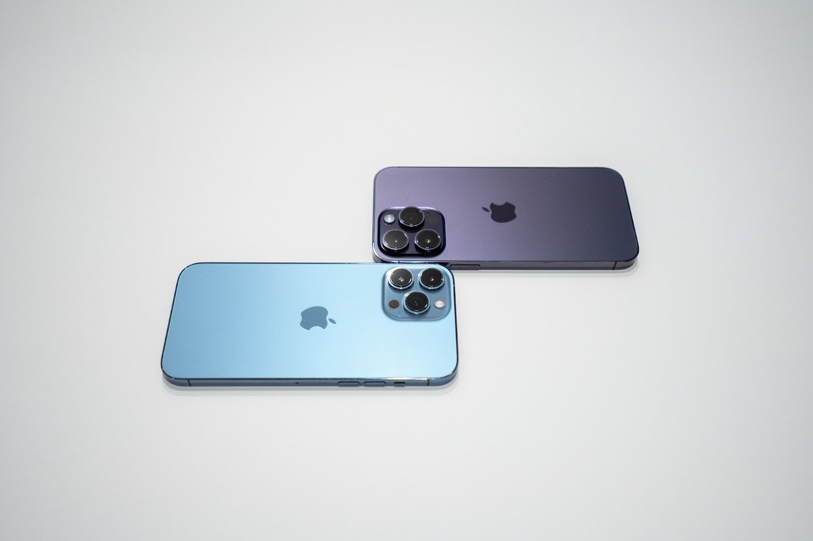These two iPhones are nearly impossible to tell apart. The one on the top is the iPhone 13 pro and the one on the bottom is the iPhone 14 pro. This fact that there is so little difference in iPhones shows how little the iPhones changed from one generation to the next. 