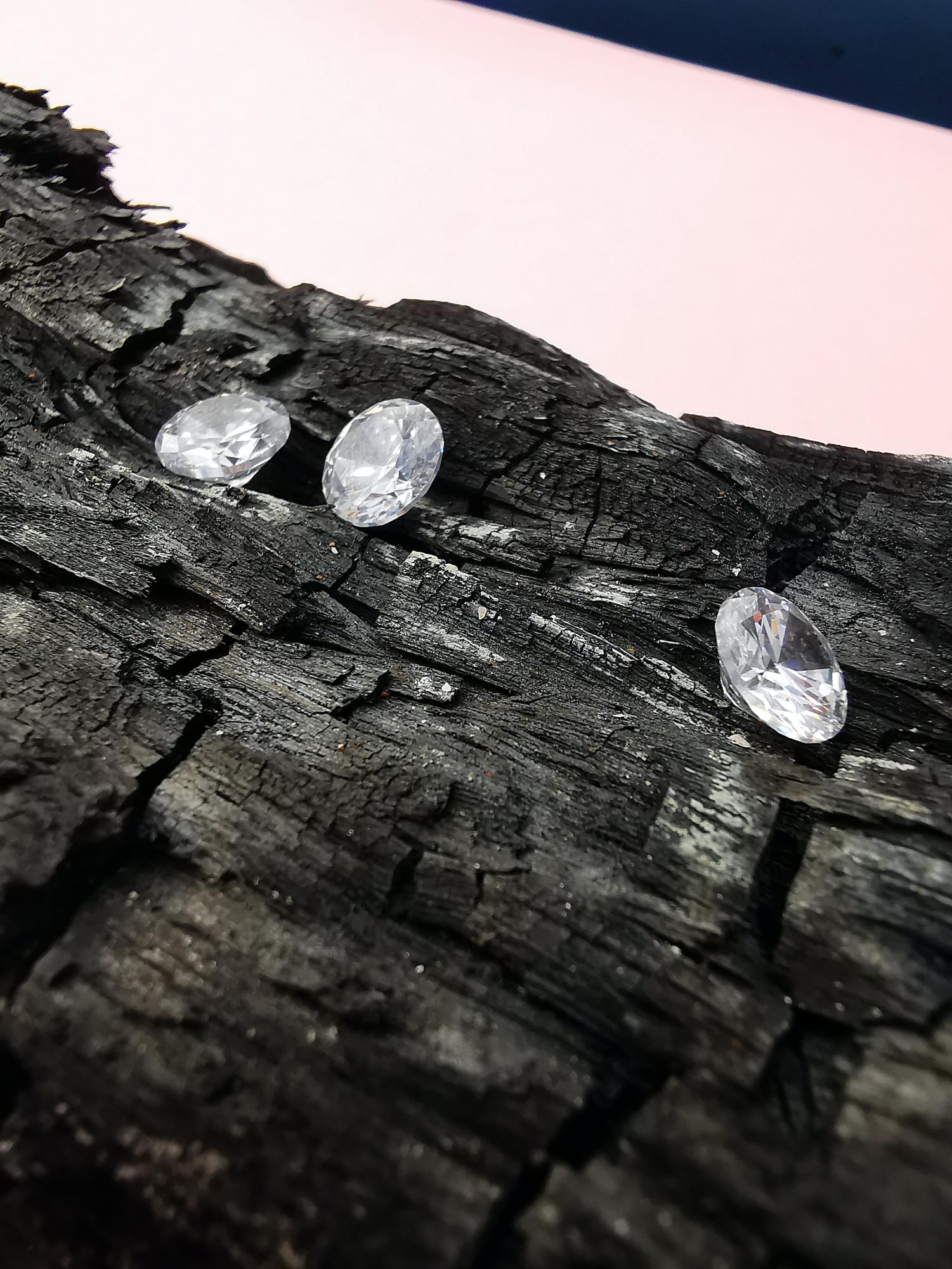 Diamonds are given Kimberley Process certificates once they are cut and polished, allowing smuggled diamonds to attain the certification despite their true origins. Photo used with permission from Karen Laårk Boshoff on Pexels.
