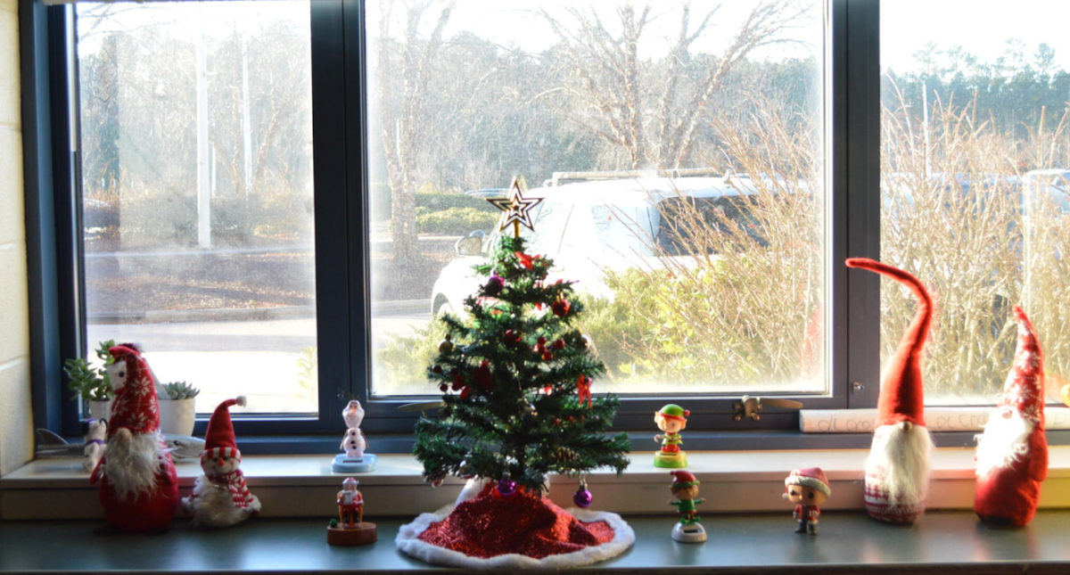 A sunny glow peaks into Ms. Carneisha Cosby’s classroom to enhance the holiday spirit.