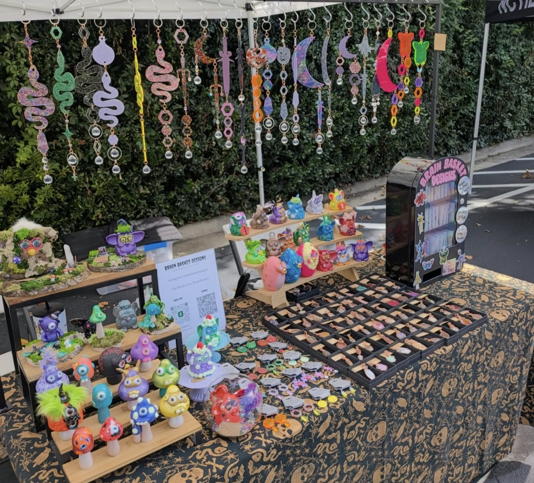 Brain Basket Design is a vendor who makes wire-wrapped jewelry, monsters, and suncatchers. Photo used with permission of Jessie Rankin via Brain Basket Design Instagram.