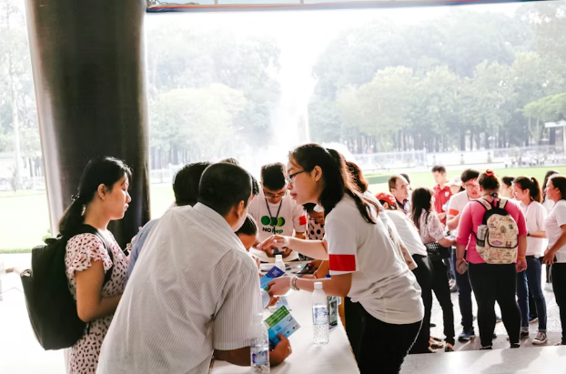 Students can rack up volunteer hours while making meaningful memories and relationships through extracurriculars. Photo used with permission from Chang Duong via Unsplash
