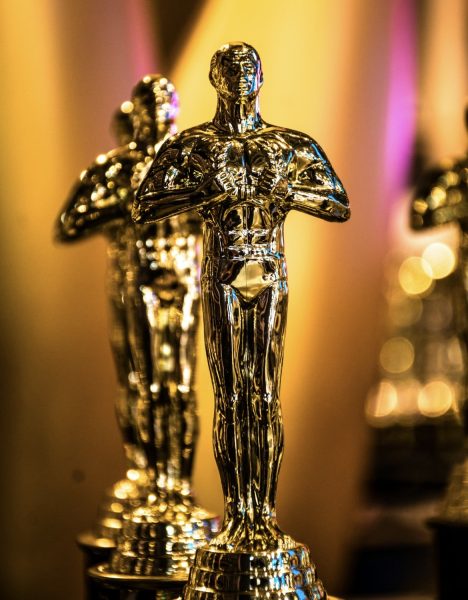 A row of Oscars, one of the biggest awards in acting. A new generation of stars has entered Hollywood, a promising trend for the industry. Photo used with permission from Samuel Ramos on Unsplash.