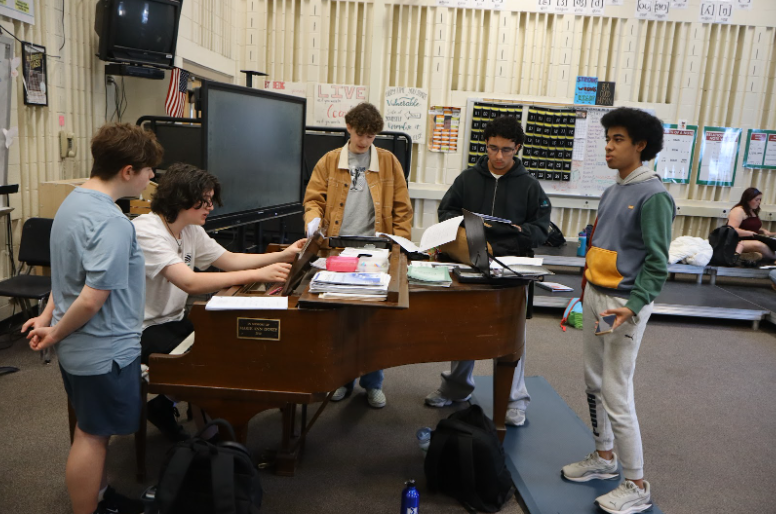 Students frequently practice their singing with the piano in the chorus room. 