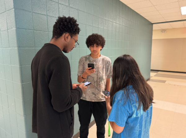 Students become distracted with their phones very quickly.
